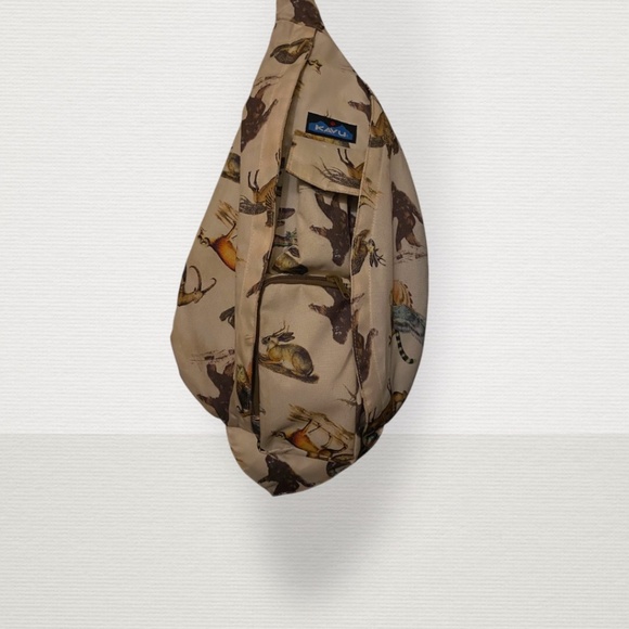 KAVU SLINGBAG Hard to find Bigfoot sling bag with other mythical creatures - Picture 7 of 8